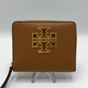 NWT Tory Burch Britten Wallet
